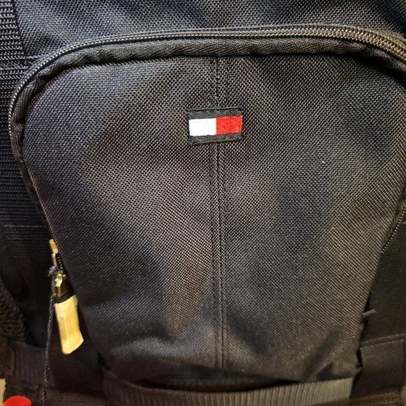 Tommy Hilfiger Exclusive Cooler Bag Backpack, Navy and Red - Picture 4 of 12